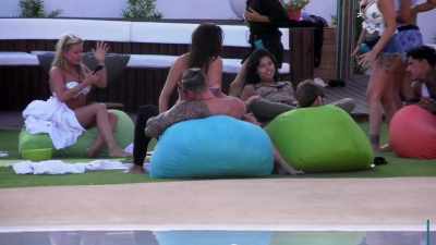(ZARA SCREAMS) - Love Island