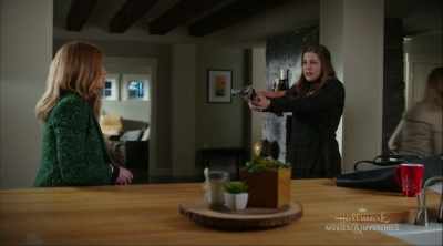 Ze ging Bree ophalen.
-Dat is niet goed. - Aurora Teagarden Mysteries: A Game of Cat and Mouse