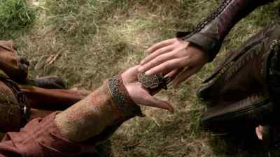 ( Zedd chanting
in ancient tongue ) - Legend of the Seeker