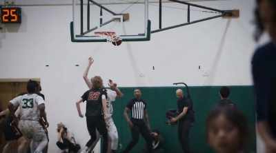 Zeigler, for three! - Last Chance U: Basketball