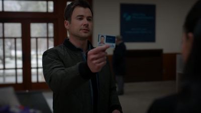 -Zeke Landon. Here to see a patient.
-Name? - Manifest