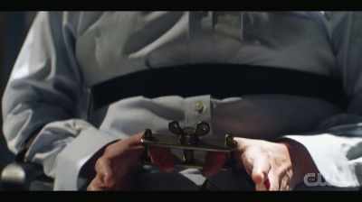 ZHILAN: A RATHER UNASSUMING
TORTURE DEVICE--THUMBSCREWS. - Kung Fu