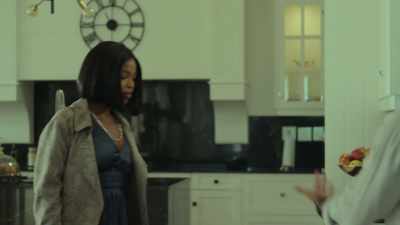 Zinhle works for us,
in case you forgot. Let's go, Zinhle. - Savage Beauty