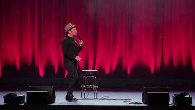 Znate, izlazimo, a
onda izlazimo iz sobe - Rob Schneider: Woke Up in America