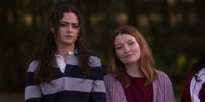 - Zoe.
- Hmm? - Class of '07