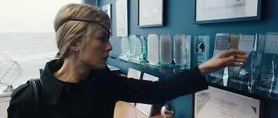 - Zoe. Is she in there?
- Yeah. - A Private War