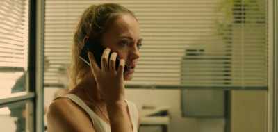 Zoe, it's Anna. - White Lines