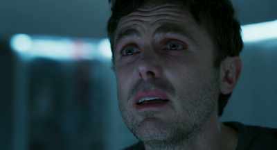 - Zoe?
- John, it's me. - Slingshot