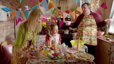 'Zoe lived with her mum and dad.' - Ratburger