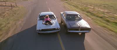 Zoë! Zoë! Zoë! Hold on! - Death Proof