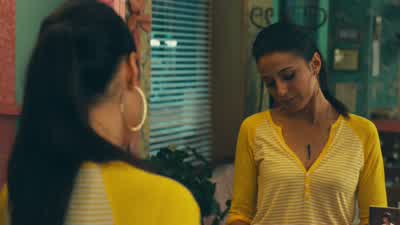 - Zohan. - Dalia. I got you a gift. A gift. - You Don't Mess with the Zohan