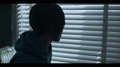 [zombies running and grunting] - Black Summer