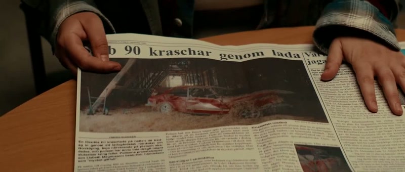 15 minutes later a red Saab 90 crashes