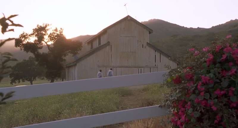 A barn Is it red