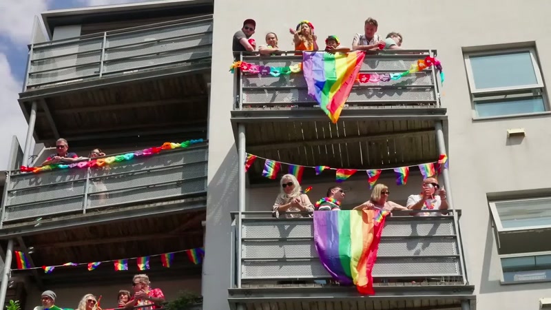 A comunidade LGBTQ+ próspera aparece em força