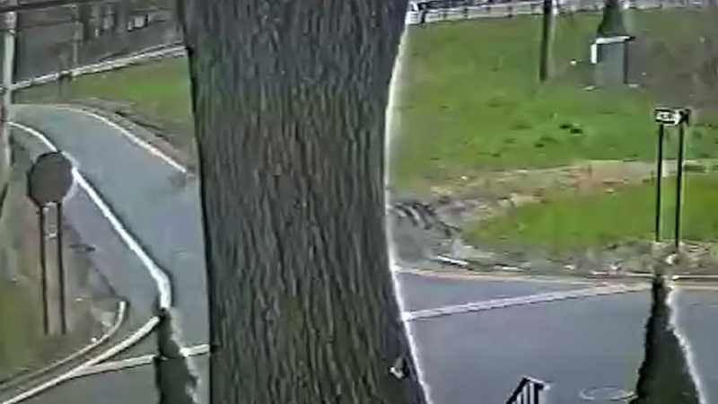 a driver exiting the parkway too fast