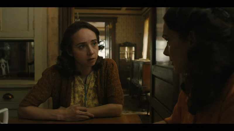 A friend? Angelo again? -No. I told you, that's over
