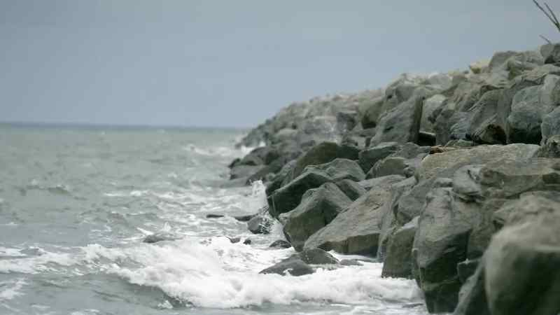 A long stretch of rough sea conditions