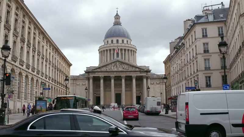A million years of parisian history