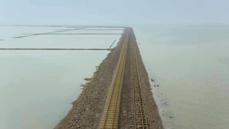 A network of tiny train lines