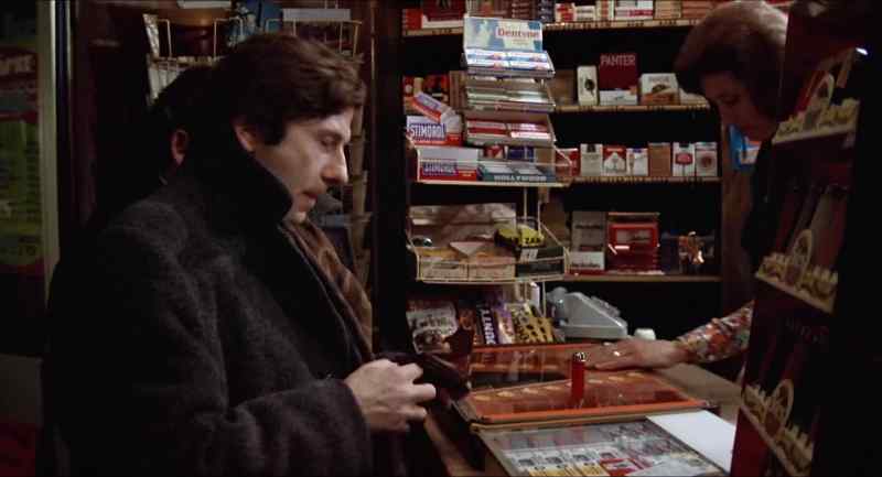 A pack of Gauloises. - Six franc sixty