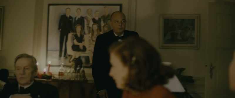Aage, will you see who it is? - It must be Santa Claus