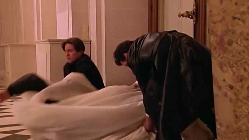 Aah! Ow! Ow! Ow, my ankle
