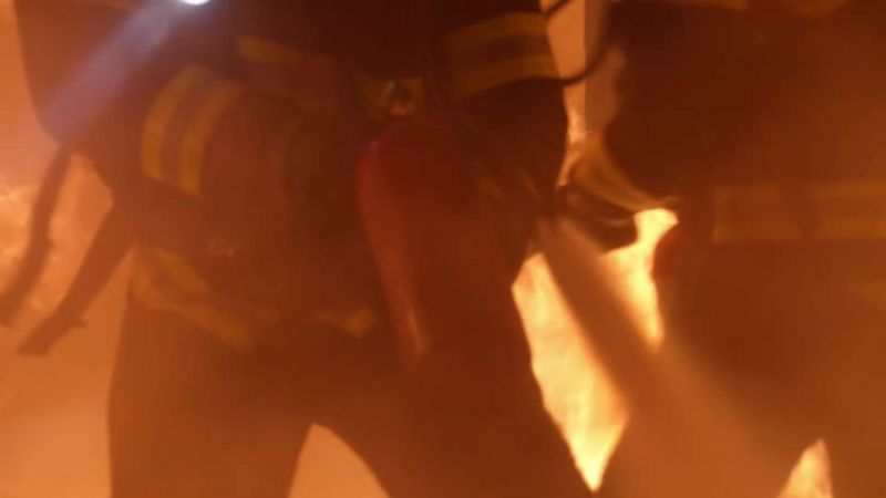 Aah, too hot! The flames are too high!