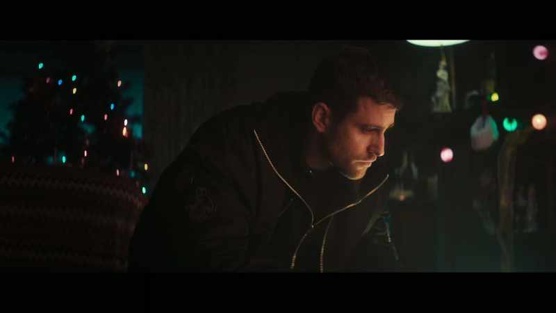 Aargh! -Take your jacket off