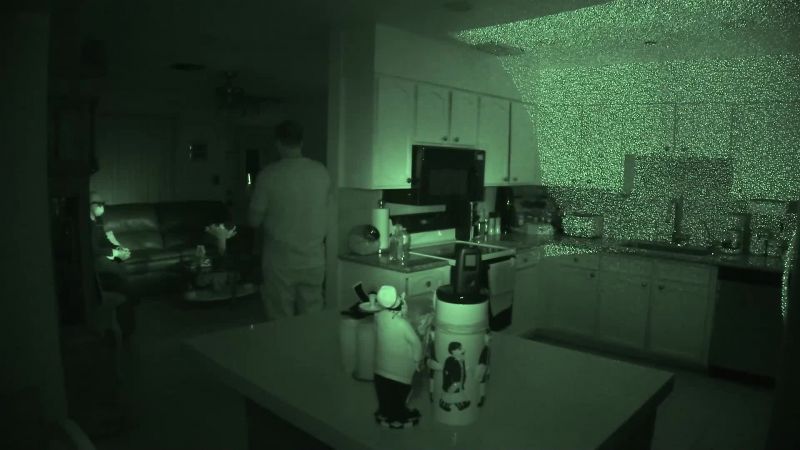 Aaron, go in the basement. -Okay