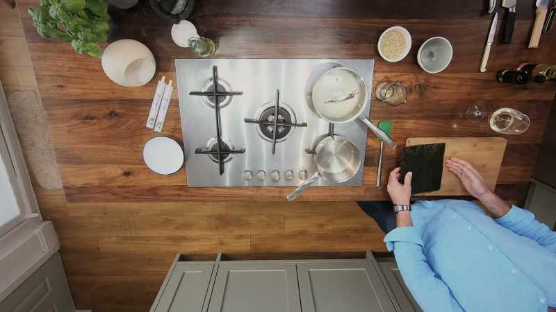Add water to five sheets of nori seaweed
