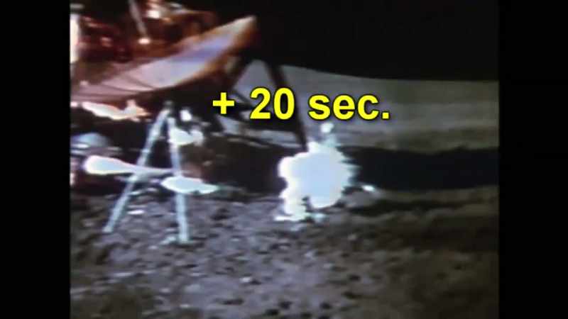 After another 20 seconds the flag enters the frame again