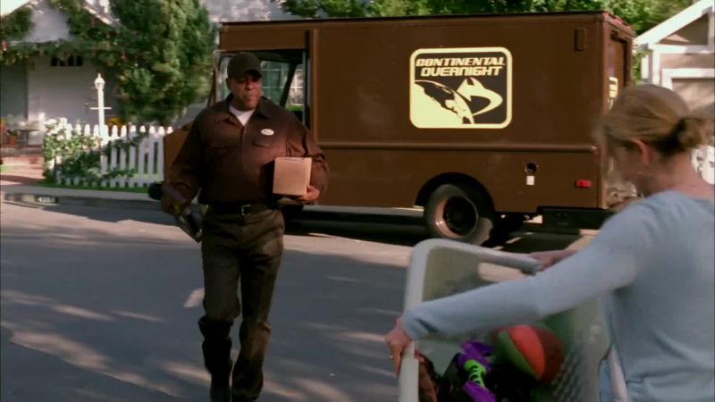 AFTERNOON. I'VE GOT A PACKAGE FOR YOUR NEIGHBOR