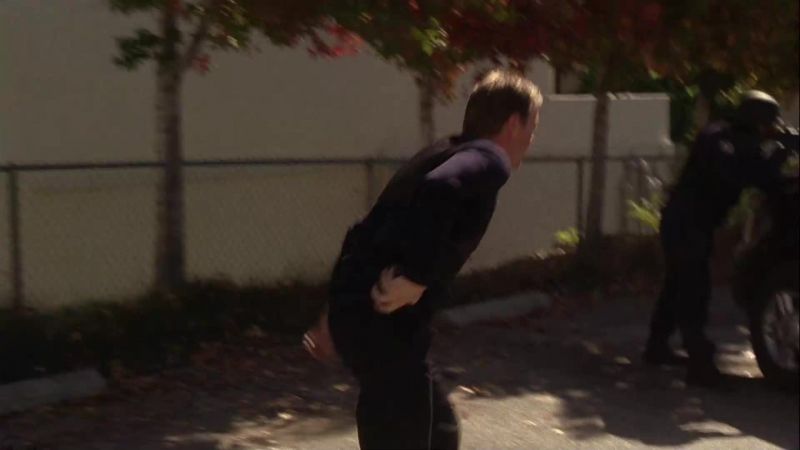 Agent Bauer? Agent Solarz. - Agent Almeida