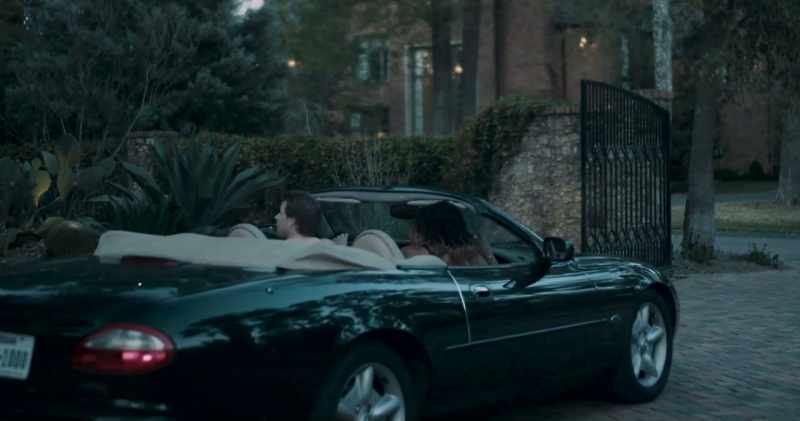 Ah, come on, move the car. (car roaring)