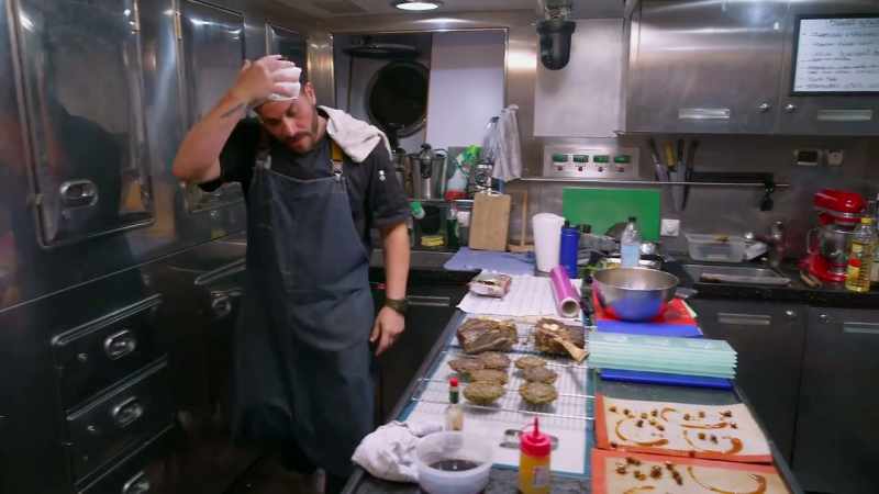 Ah, you'’re having a nap during dinner