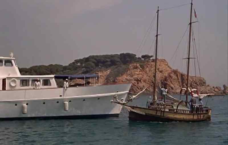 Ahoy there, Dryad! We're coming alongside