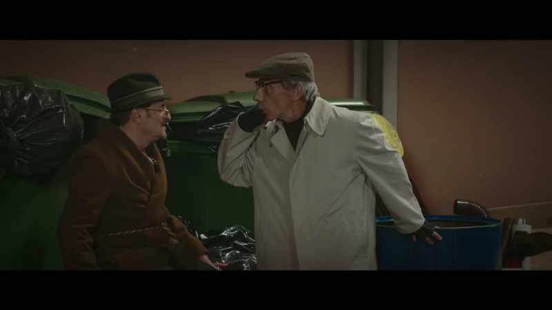 Aldo! - Aiuto! - Senti? Sta chiamando. - Aiuto!