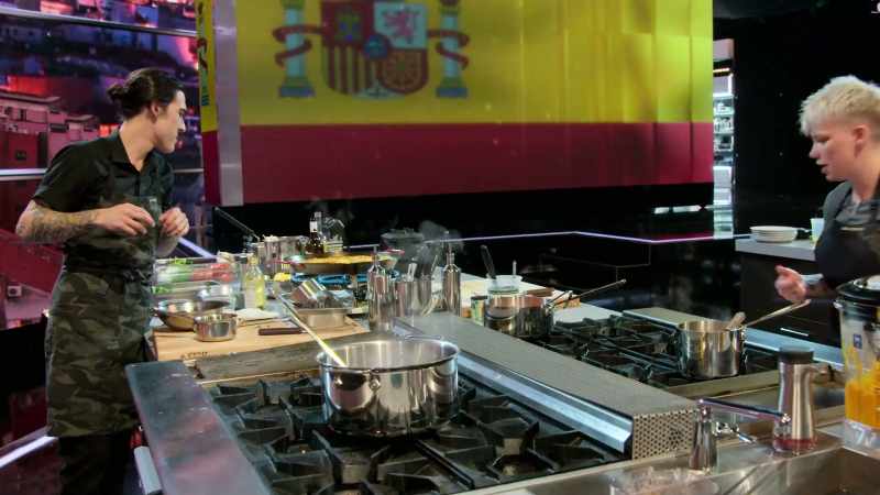 [Alex] The paella's looking good