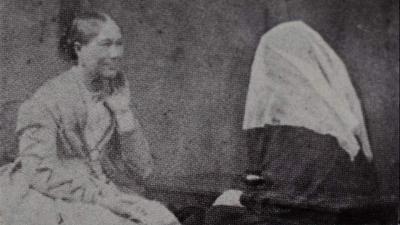 Alice kept secrets