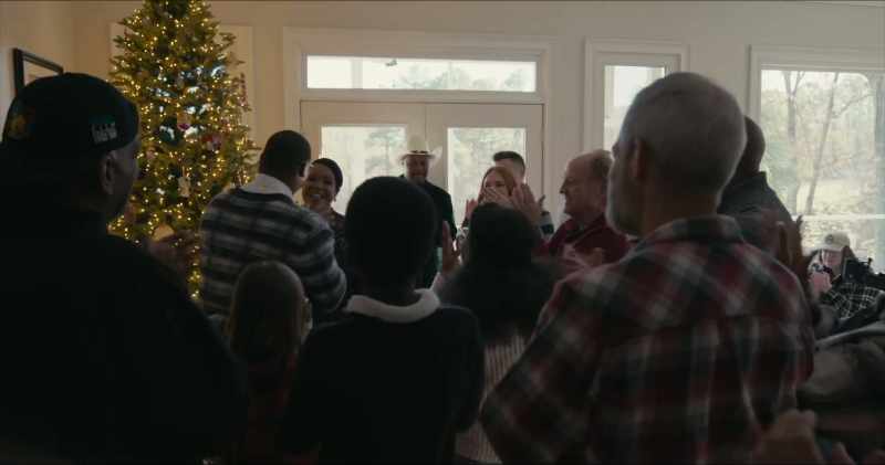 [all applauding] [upbeat holiday music]