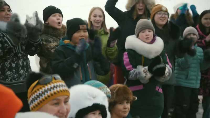 (all cheering)