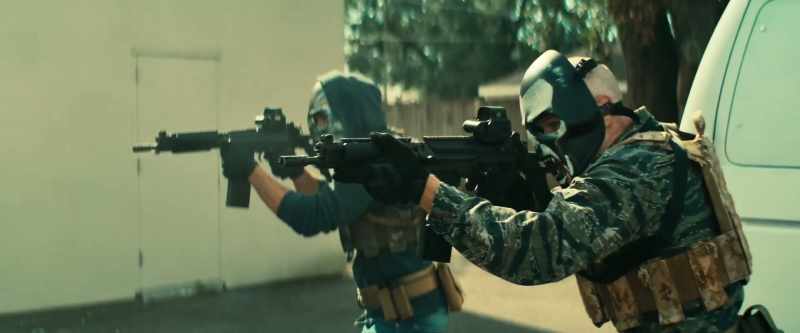 All clear! All clear! -[heavy gunfire]