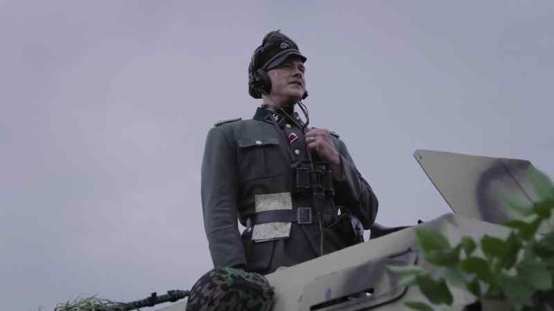 All commanders, spread out