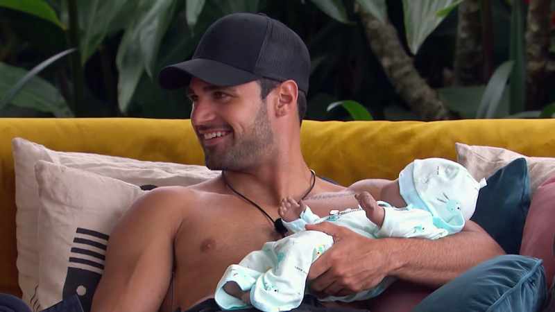 [ALL CRYING] >> ALL THE BABIES WERE CRYING AT