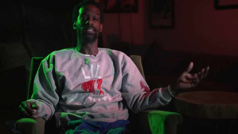 All his Gangster Grillz, volume, brrr