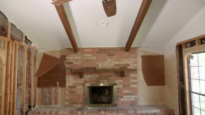 All I really notice is this oversized fireplace