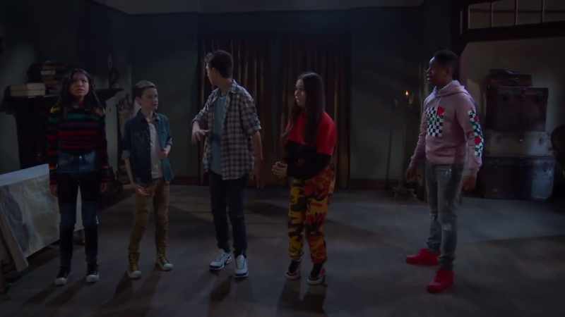 �(all laughing) ‐(ball bouncing)