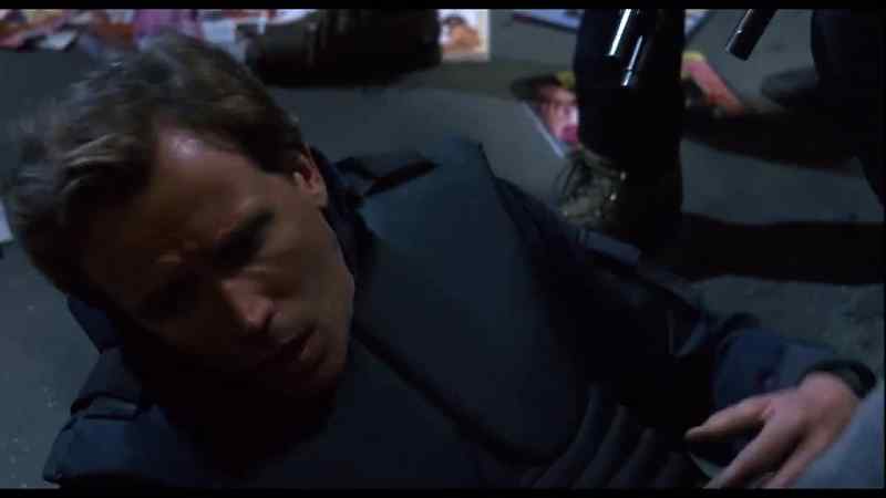 All right, look out. - Turn around, man