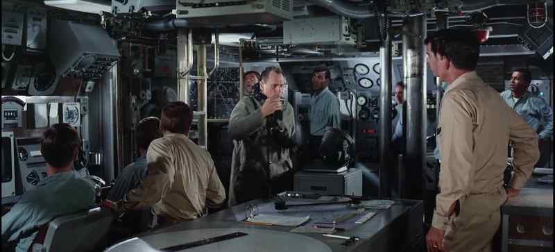 All the vents under diving alarm. - Aye, sir